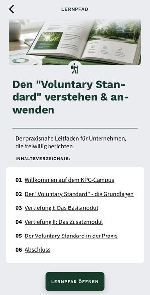 Smartphone-Bildschirm mit geöffneter Lernpfad-App und Inhaltsverzeichnis zum Thema 'Voluntary Standard' mit sieben Kapiteln und grünem Button 'Lernpfad öffnen'